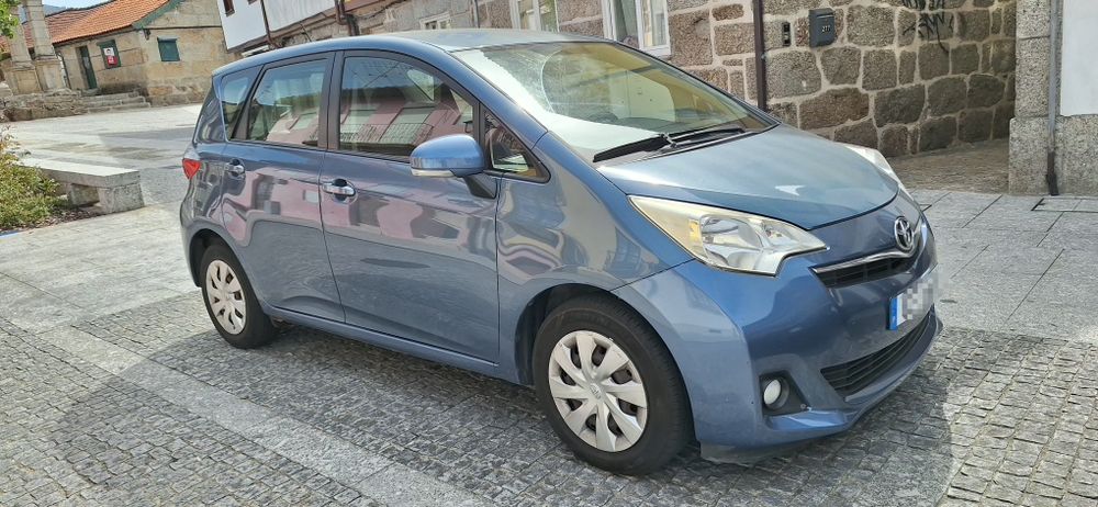 Toyota verso-s Full Extras Excelente estado