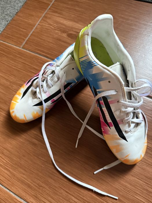 Adidas korki do piłki nożnej