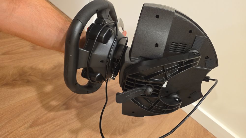 Volante com pedais thrustmaster t80 como novo