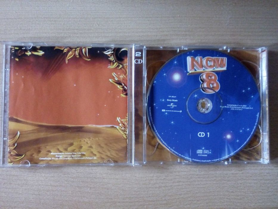 Now 8 - 2xCD Shakira Coldplay Roxette Bangles Eminem Bon Jovi U2 Placebo GNR Abrunhosa Robbie Williams Counting Crows Simply Red Jennifer Lopez