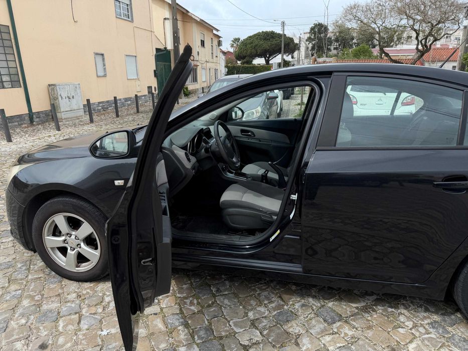 Chevrolet Cruze Gasolina/GPL • 2010 • 170 mil km • Impecável