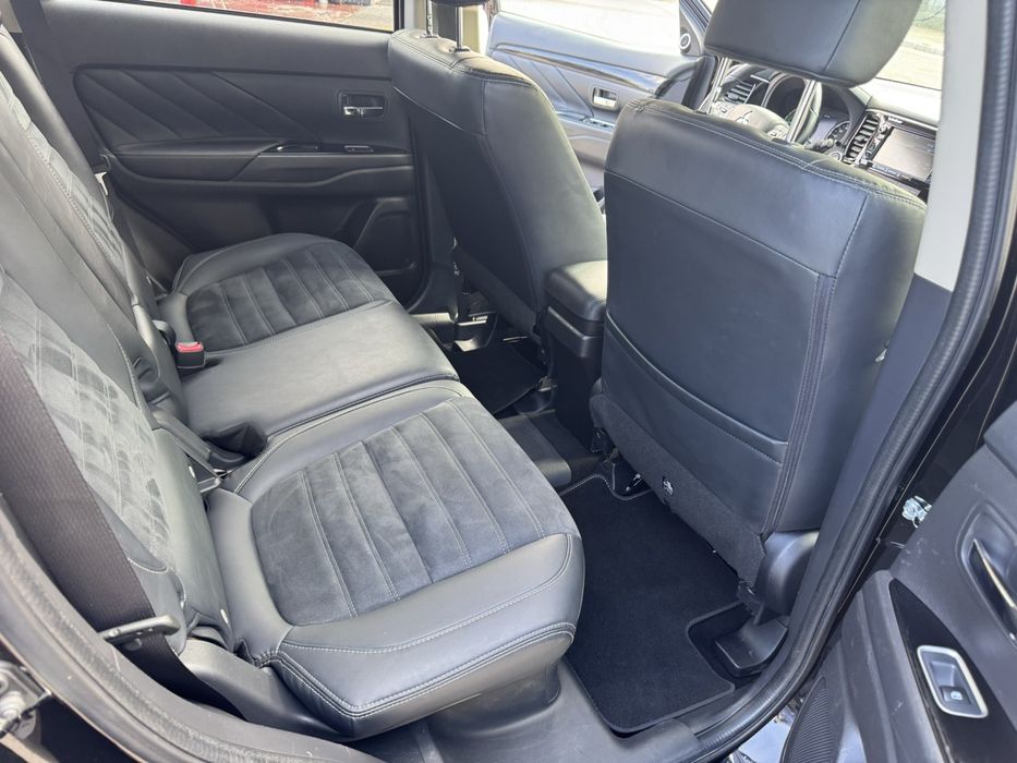 Mitsubishi Outlander PHEV 2016