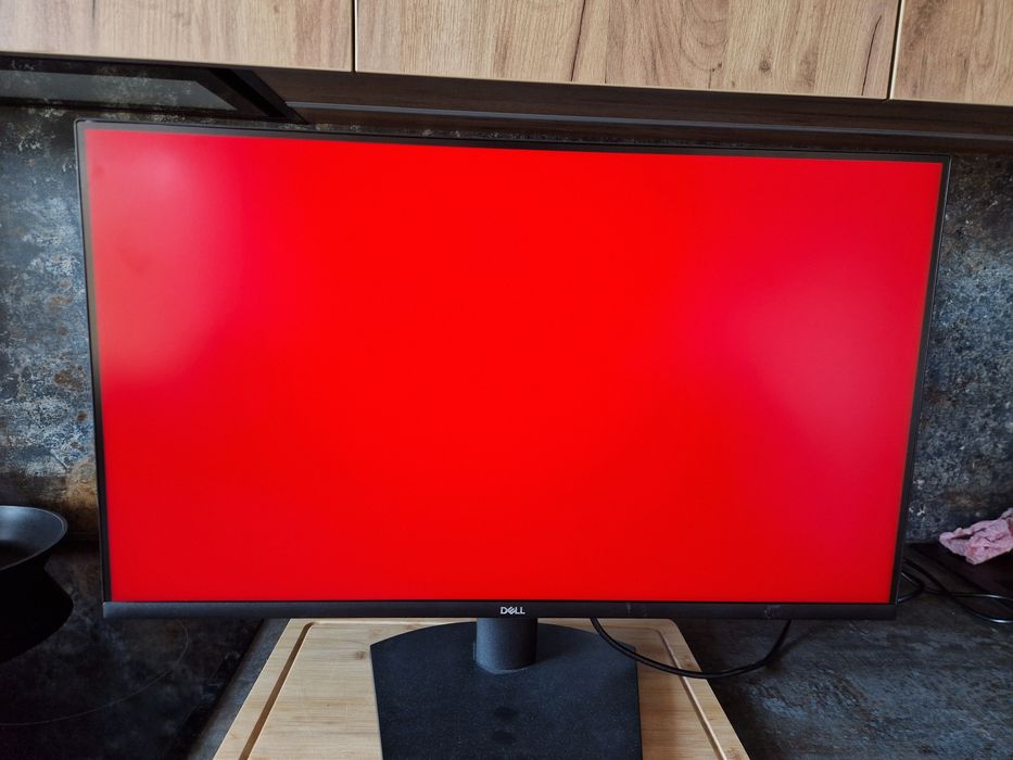 Monitor Dell 32 cale model  SE3223Q super stan
