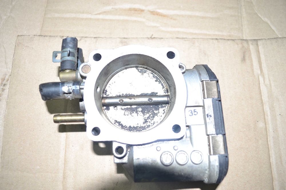 Дросельна заслонка Audi A4, Skoda SuperB, VW Passat B5 2.4B 078133062B
