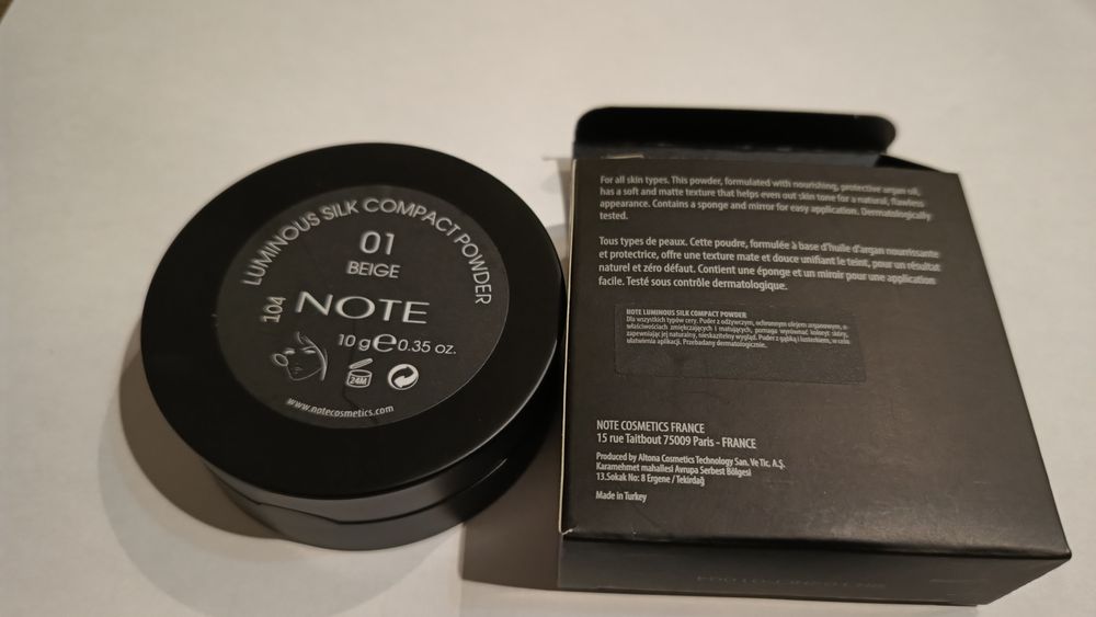 Note puder luminous silk 01 z olejkiem araganowym
