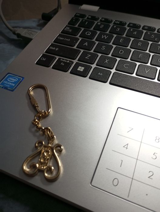 Brelok w kolorze złota