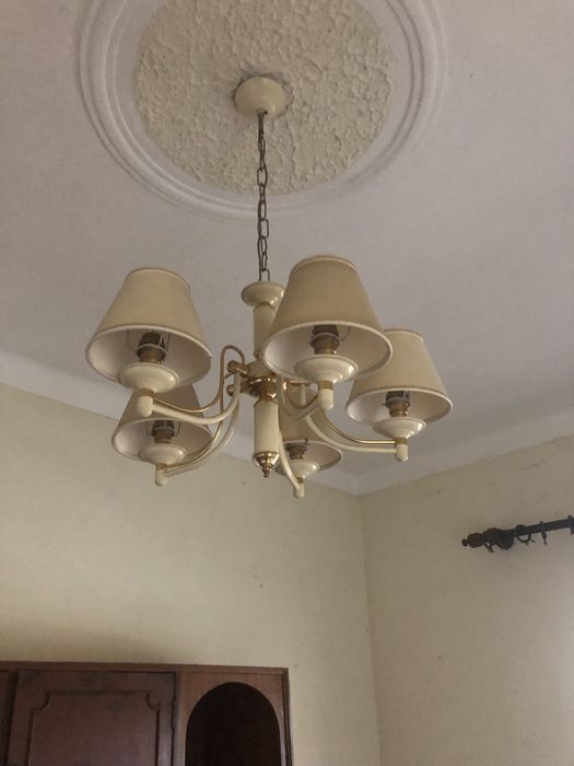 Varios candeeirod em bom estado