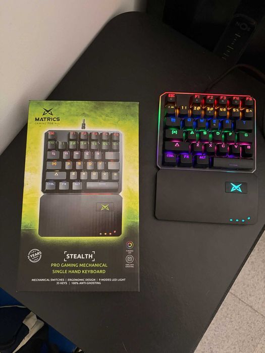 Teclado Gaming MATRICS Stealth (Mecânico - Português - Preto)