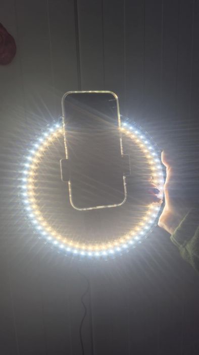 lampa pierscieniowa z uchwyrem na telefon