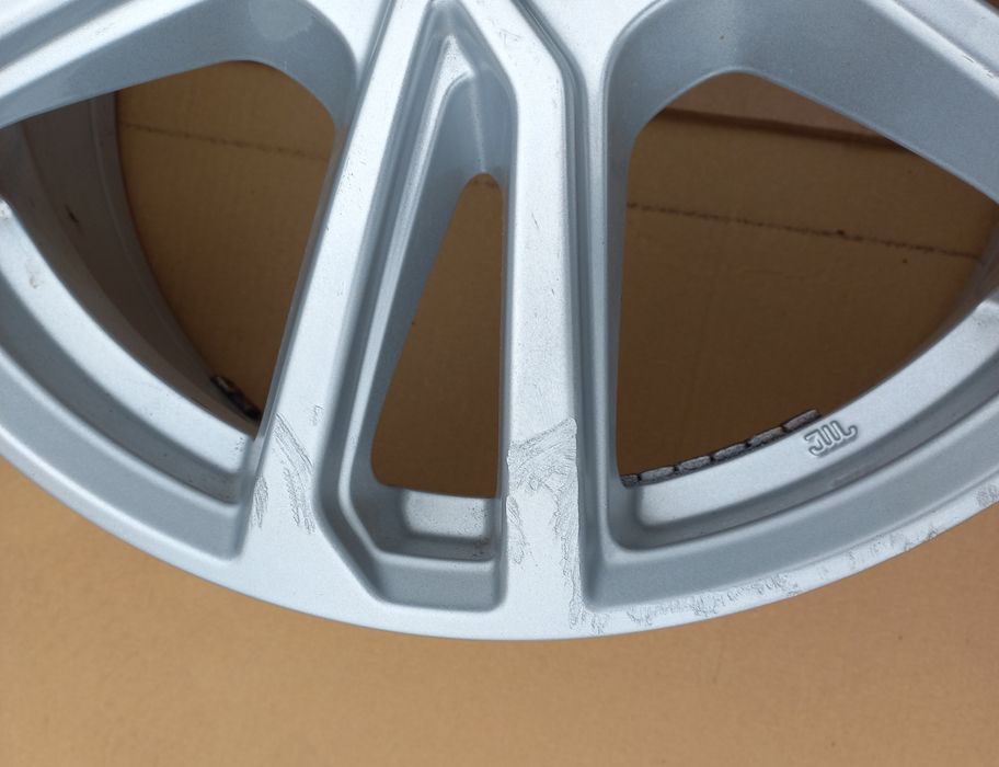 Felgi aluminiowe 17 ALUTEC VW SKODA AUDI 5x100x57.1