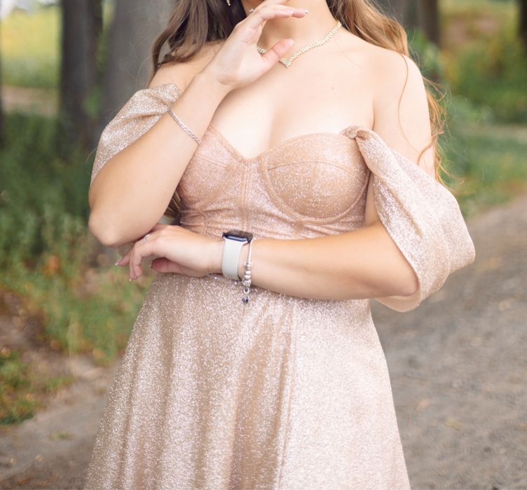 Випускна золота сукня!