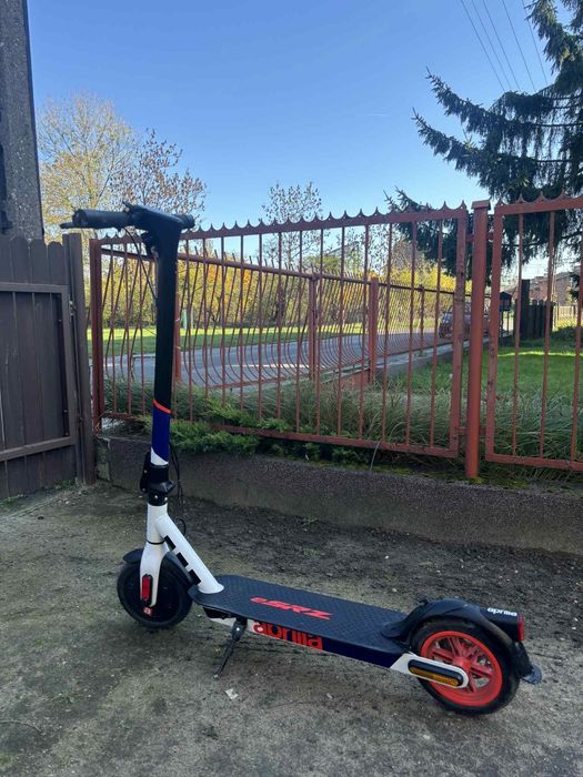 Sprzedam hulajnoge elektryczna aprilia Esrz