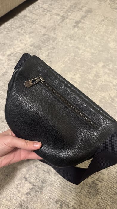 Шкіряна поясна сумка, бананка