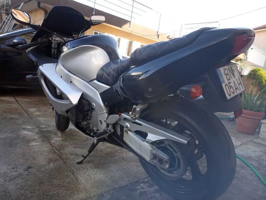 Yamaha thunderace 1000 como nova