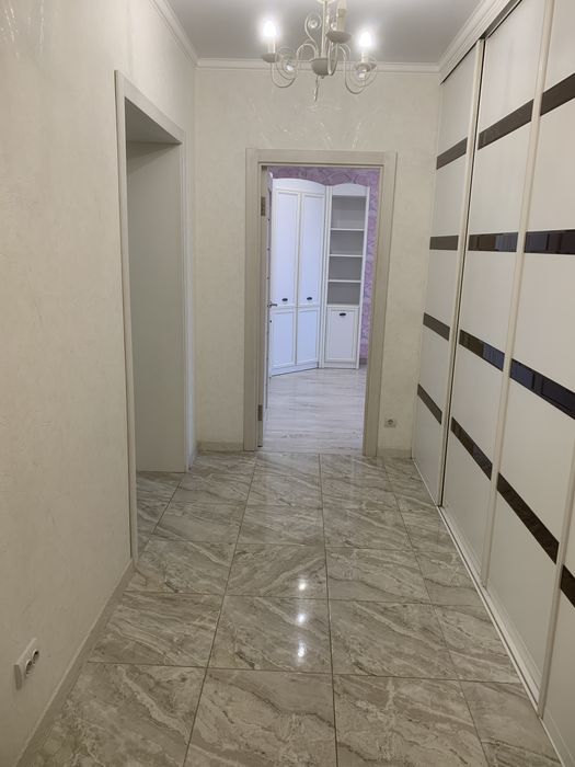 Продам 2-кімнатну квартиру з хорошим ремонтом в новобудові в центрі міста