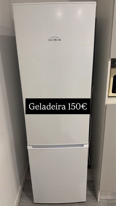 Geladeira maquina monitor secretaria mesa