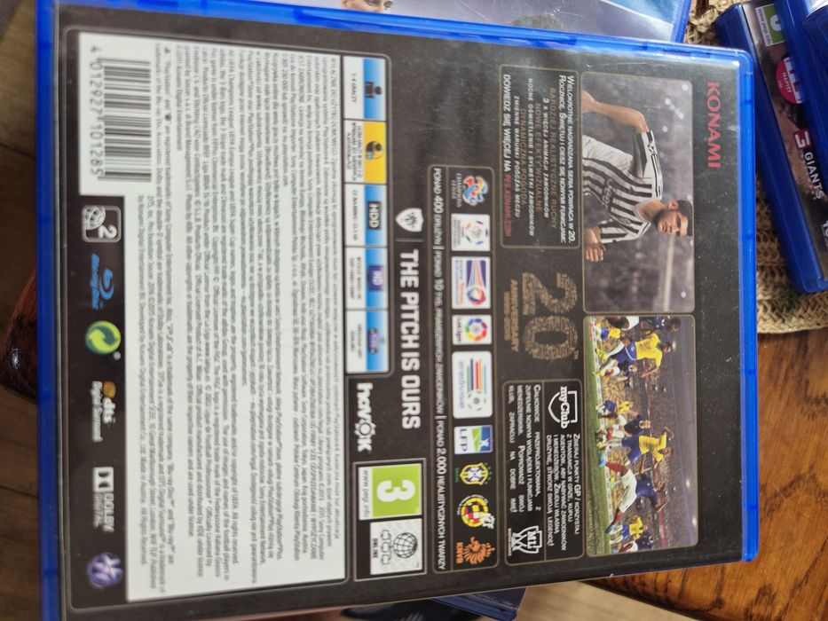 Gra Fifa 16 i PES 2016