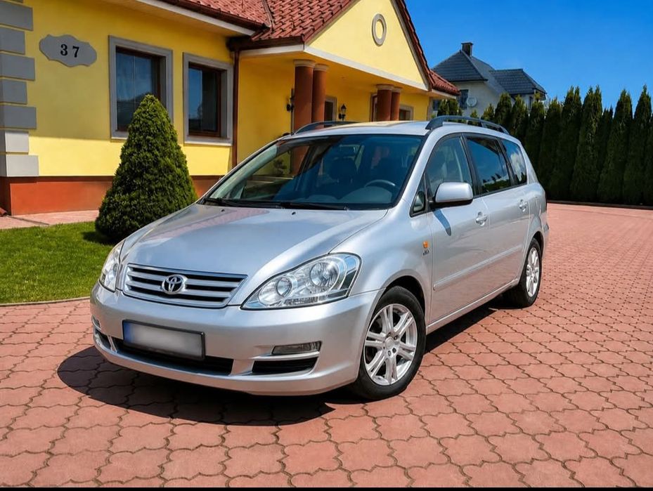 Toyota Avensis Verso