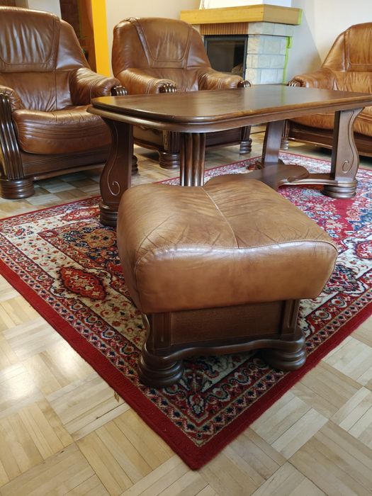 Zestaw drewnianych, skórzanych mebli KLER