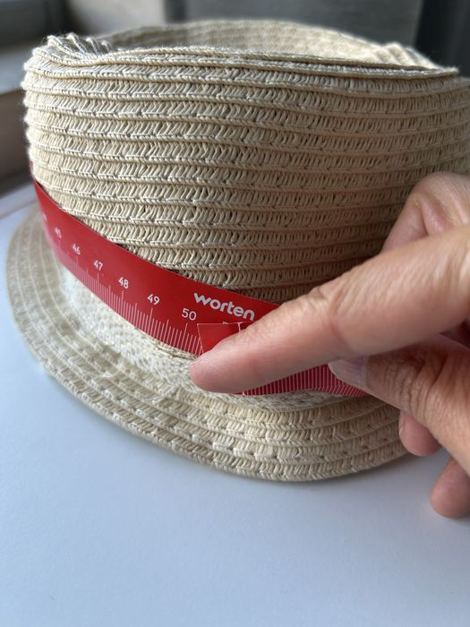 Roupa chapeu e sapatos piscina praia