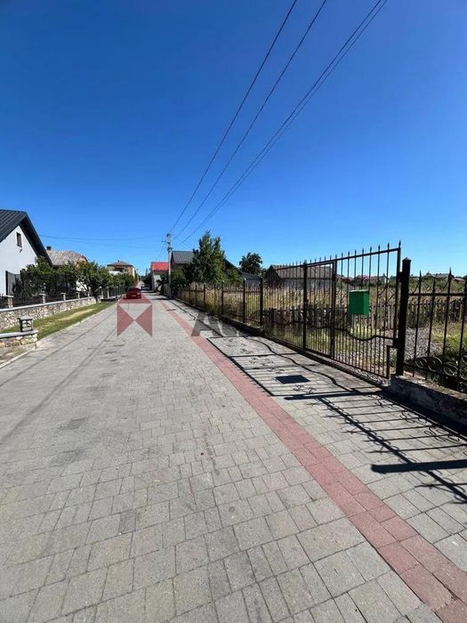 Продається земельна ділянка 17 соток,Муроване