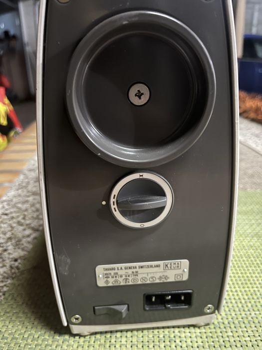 Maquina de costura a funcionar na perfeicao