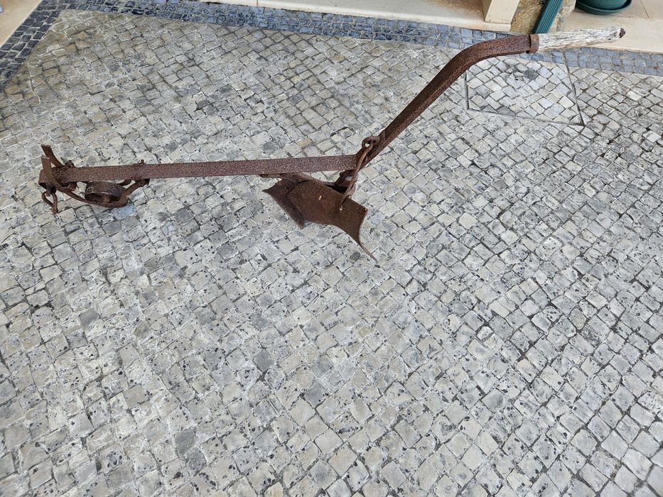 Arado/charrua em ferro