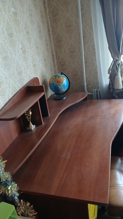 Продам компьютерный стол