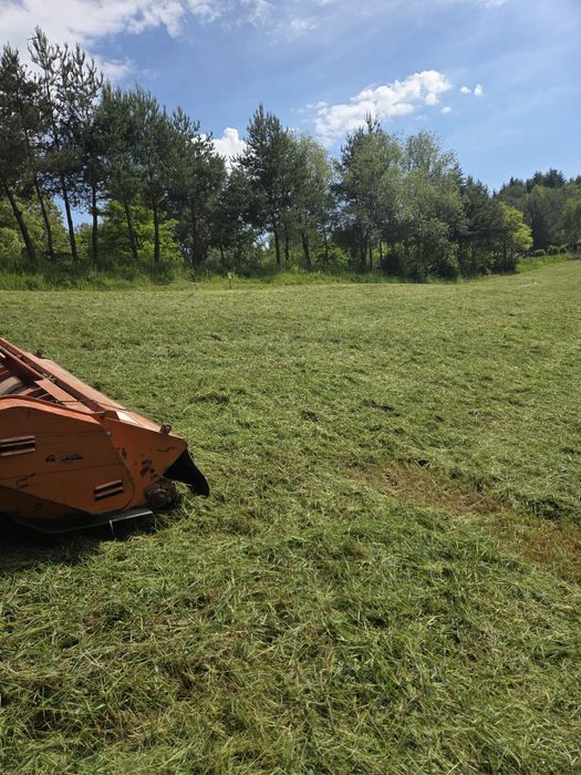 Koszenie traw nieużytków kosiarka bijakowa