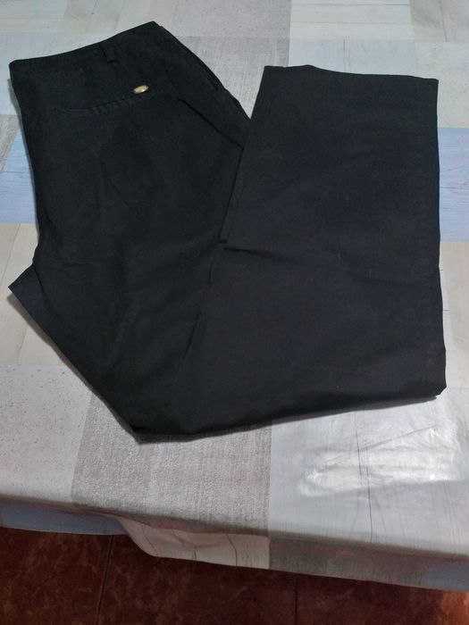 Leva 6 e paga cinco pares calças ganga mulher