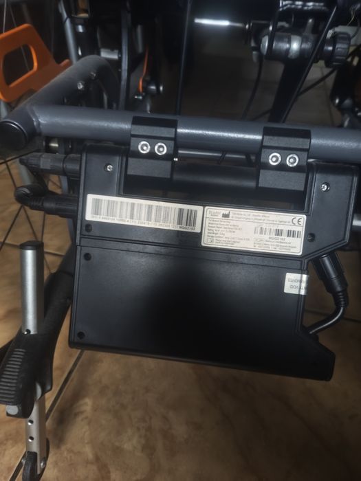 Cadeira de rodas - elétrica