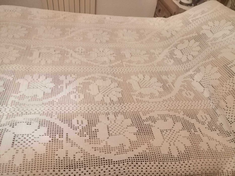 Antiga colcha renda branca feita à mão (Nunca foi usada)