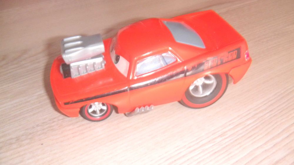 машинки из сериала ТАЧКИ