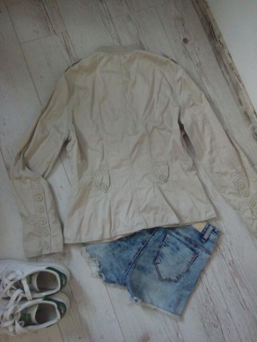 kurtka beż Divided by H&M wiosenna