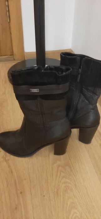 Продам демісизонні жіночі сапожки 40 розмір