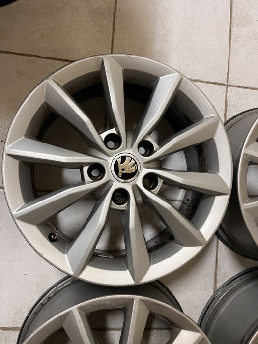 Jantes 16” 5x112 originais Skoda Octavia Vw golf seat leon audi a3