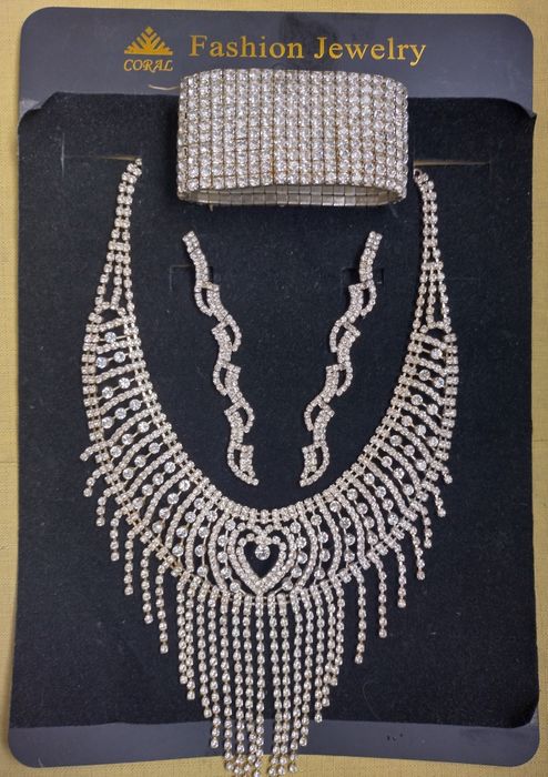 Продаю набір прикрас