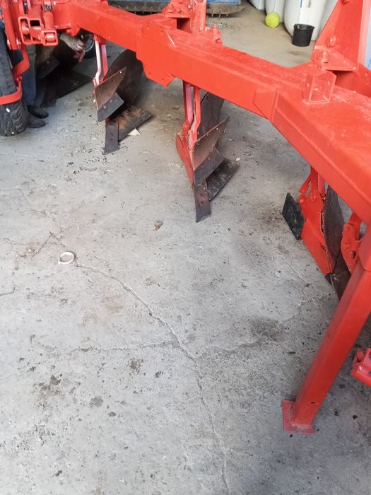 Pług 5 skibowy obrotowy kunh gozin 14.