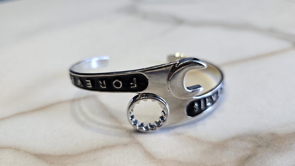 Браслет. Гаечный ключ