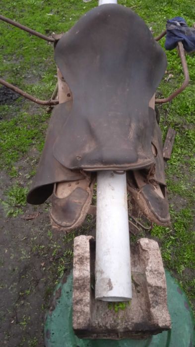 Кінне сідло кавалерійське