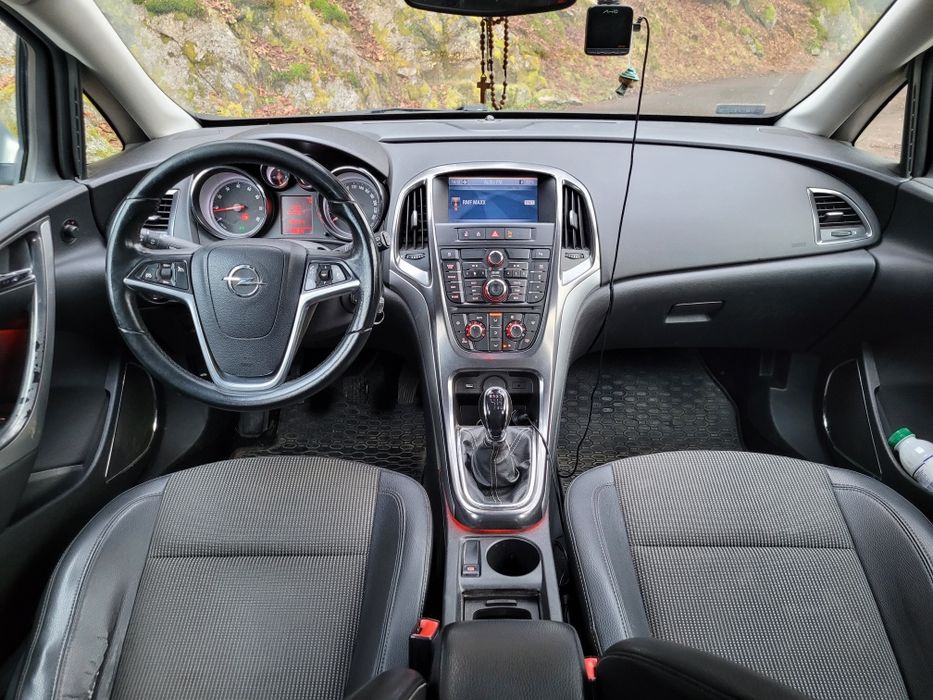 Opel Astra J 1.4 benzyna