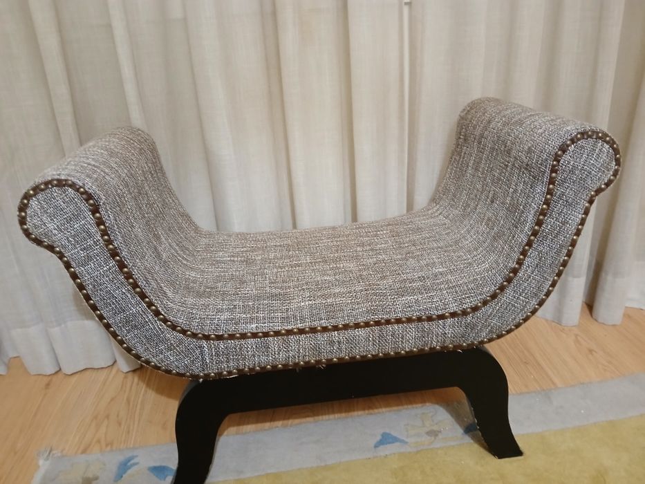 Banqueta para quarto ou sala