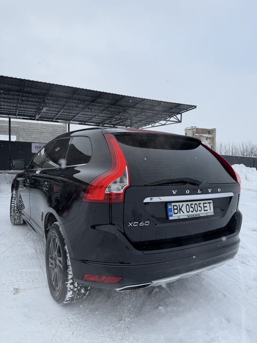 Автомобіль Volvo XC60