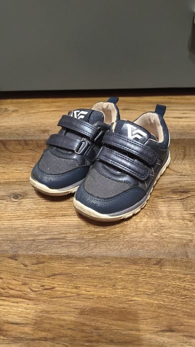 Buty dziecięce adidasy półbuty 22