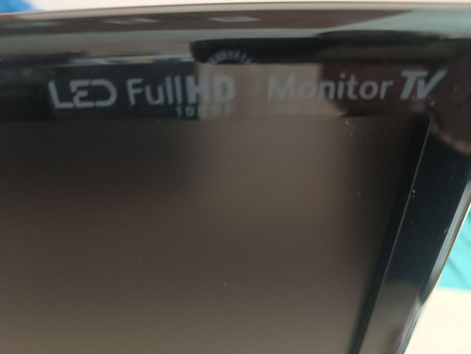 Monitor z tunerem telewizyjnym LG