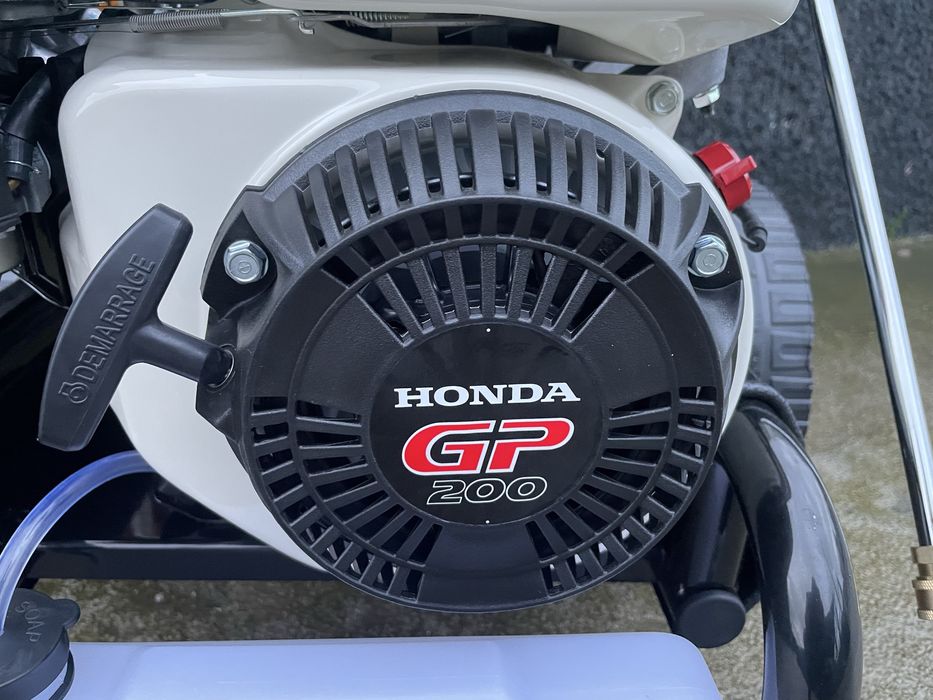 Maquina de lavar alta pressao a gasolina com motor HONDA