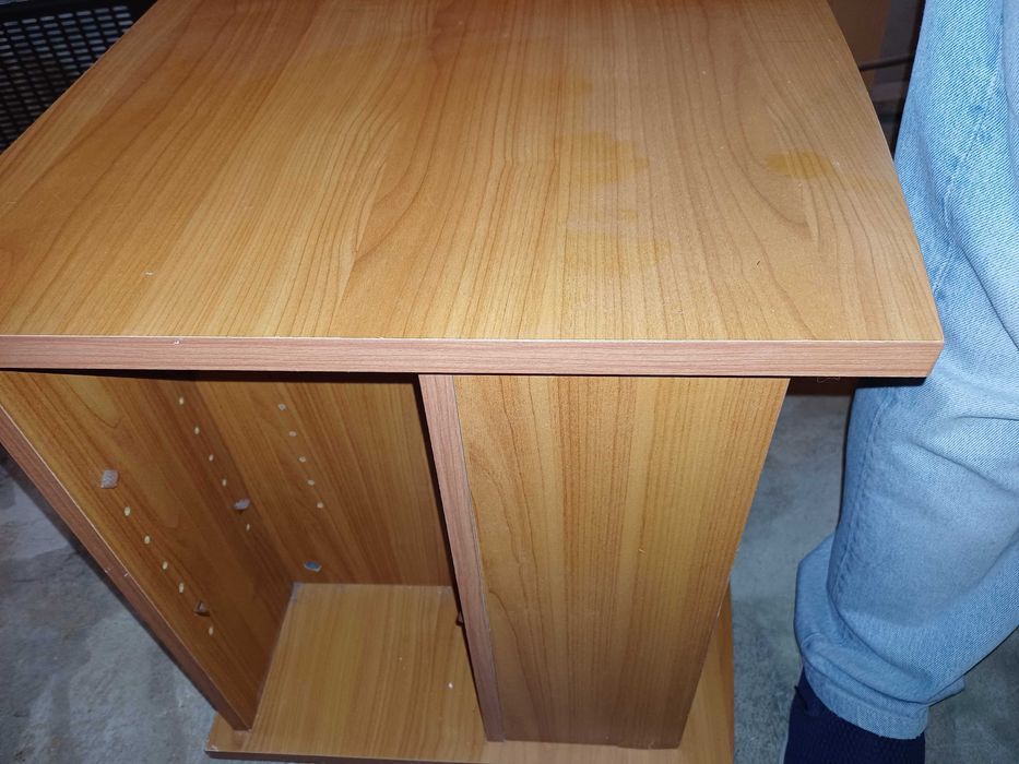 Mesa de TV com Suporte para CDs – Prática e Funcional