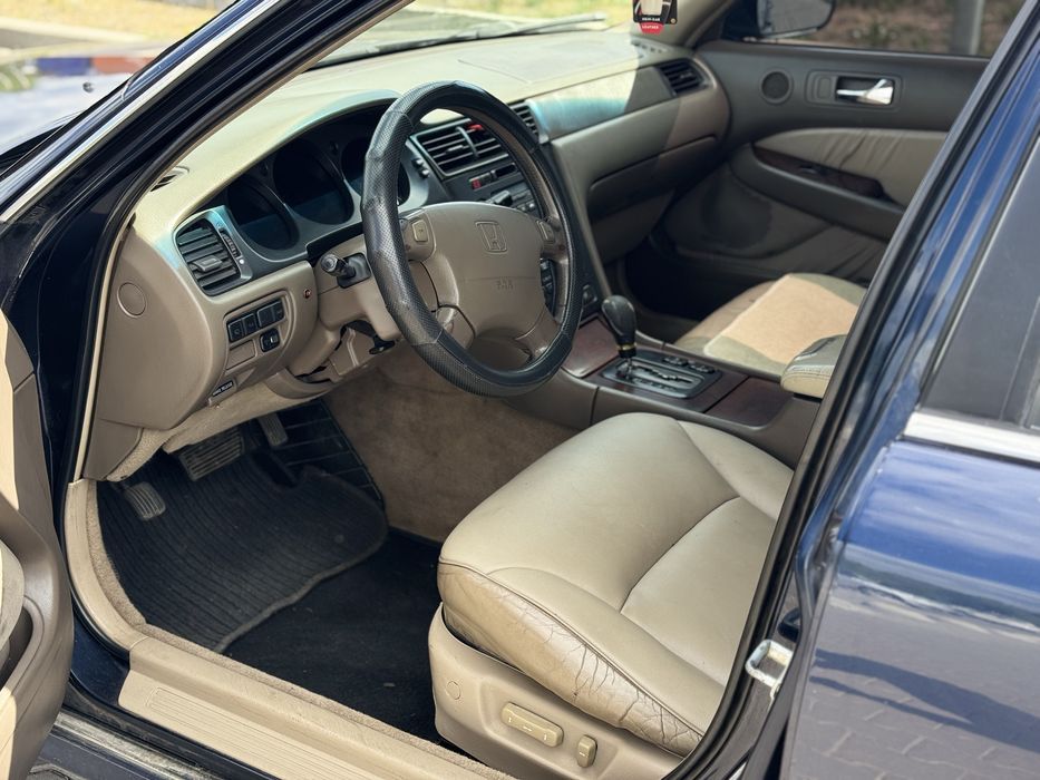 Продам Honda Legend