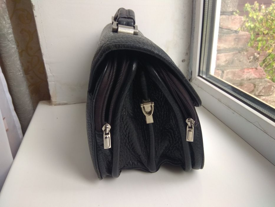 Барсетка с натуральной кожи, черная