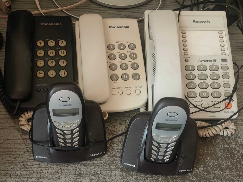 5 szt. używanych telefonów stacjonarnych, modele: Panasonic KX-TS5PD, Panasonic KX-TS2305PDW, Siemens Gigaset A140.